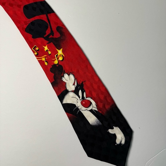Vintage Looney Tunes Mania Necktie Featuring Sylvester the Cat, with Tweety Bird - Picture 4 of 6